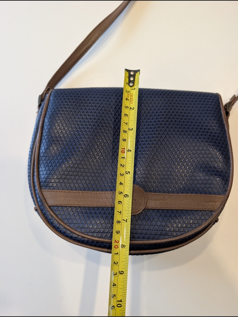 Vintage 80s Liz Claiborne Navy Blue Geometric Crossbody Saddle Bag - Picture 11 of 12